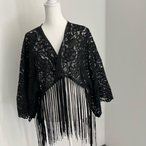 Complete Your  Look With This Chic Black Scarf - Picture 1 of 4